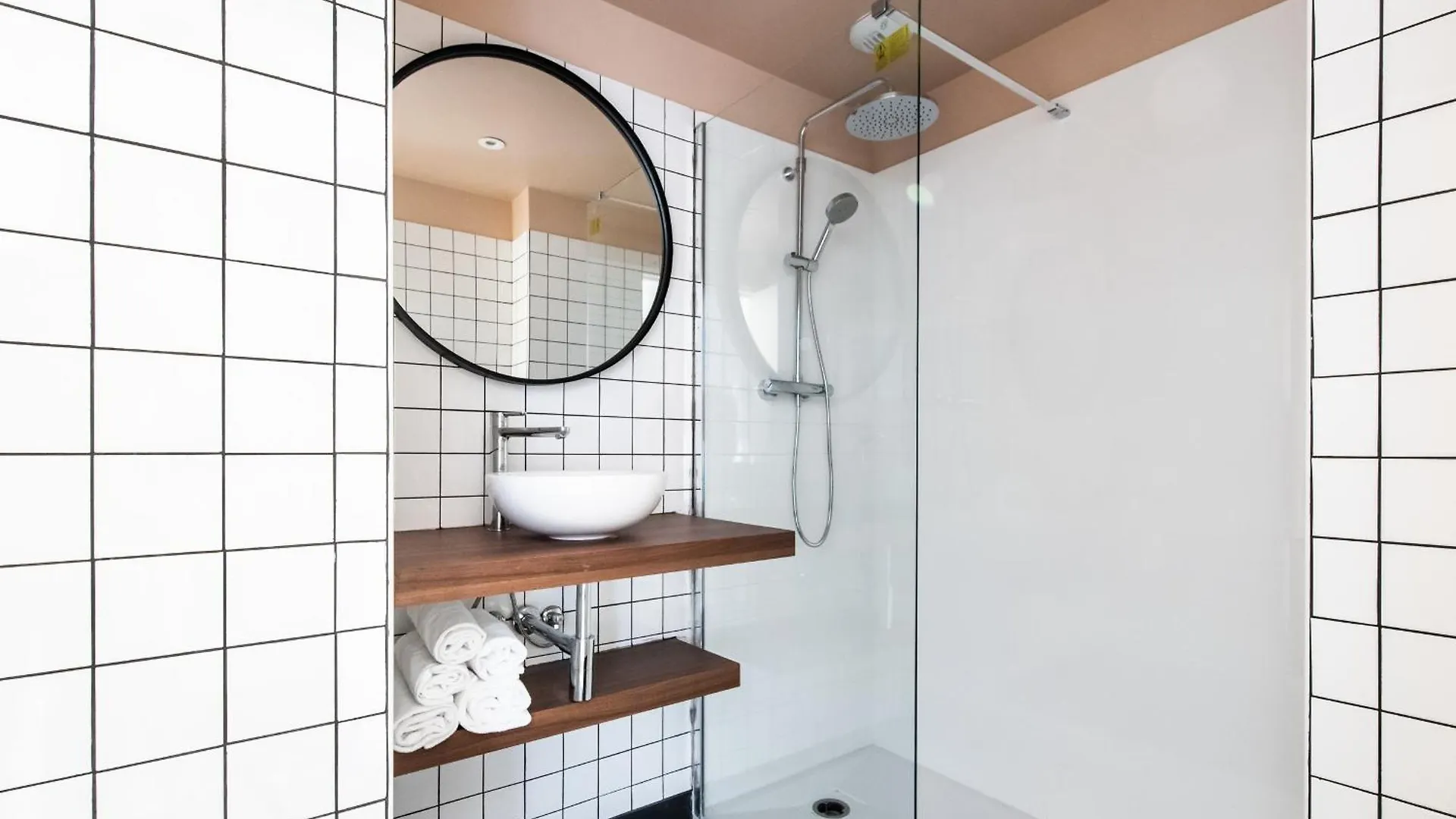 Aparthotel Yays Paris By Numa 4*